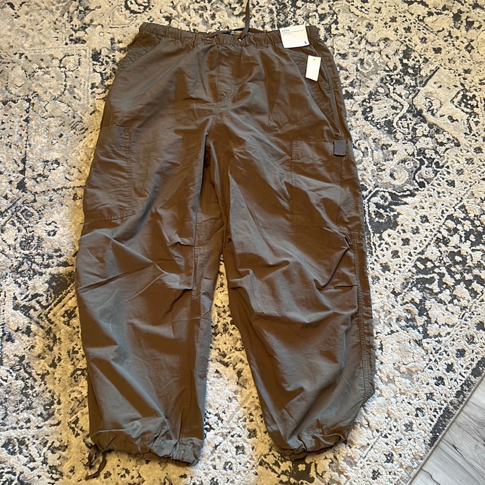 Aero parachute cargo pant. Size L